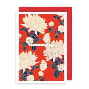 Поздравителна картичка за рожден ден - Бели цветя на червен фон